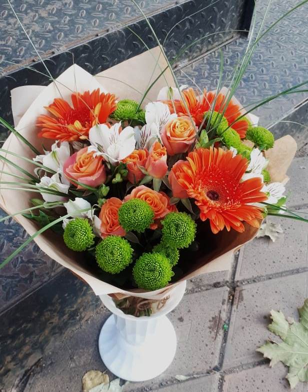 Букет цветов из: Герберы, Хризантемы, Альстромерии и Розы в Черноголовке