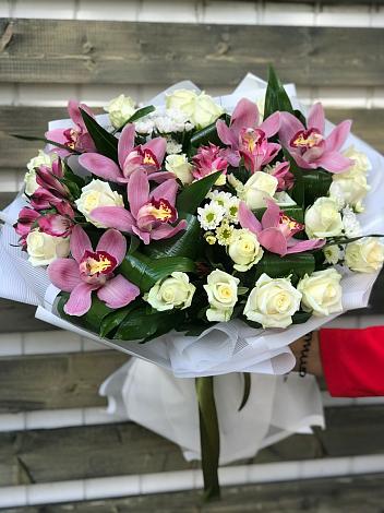 Букет цветов из: Розы и Хризантемы в Черноголовке