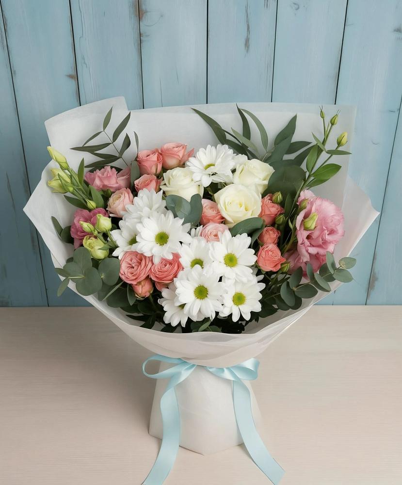 Букет цветов из: Розы, Лизиантусы и Хризантемы в Черноголовке