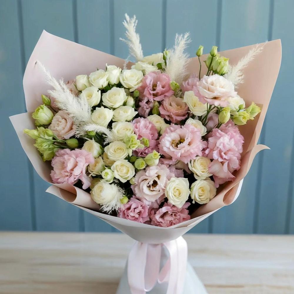 Букет цветов из: Альстромерии и Розы в Черноголовке