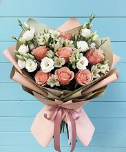 Букет цветов из:  Розы, Альстромерии и Лизиантусы в Черноголовке