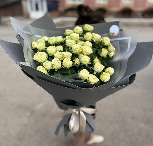 Букет Белые кустовые розы Солинеро в Черноголовке