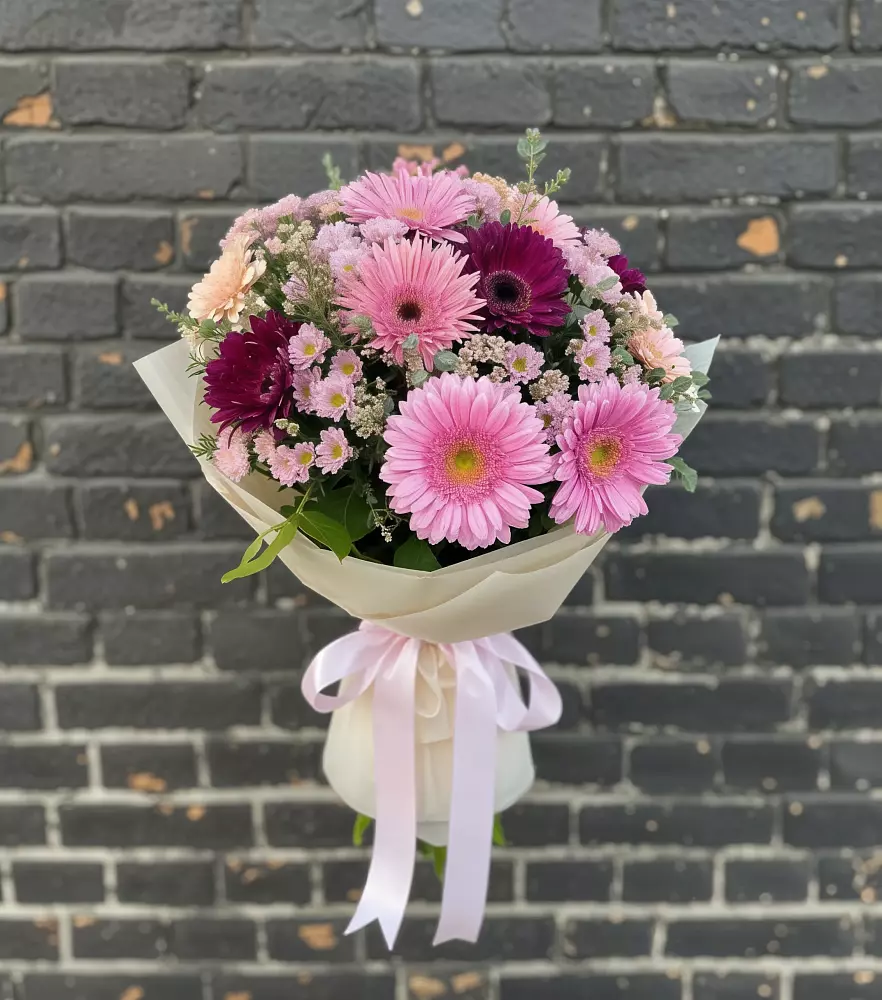 Букет цветов из: Герберы и Хризантемы в Черноголовке