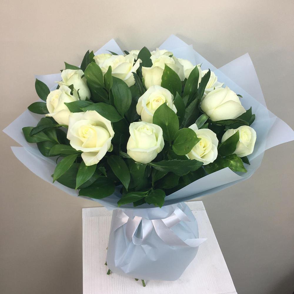 Букет 15 Белых роз Проуд в Черноголовке