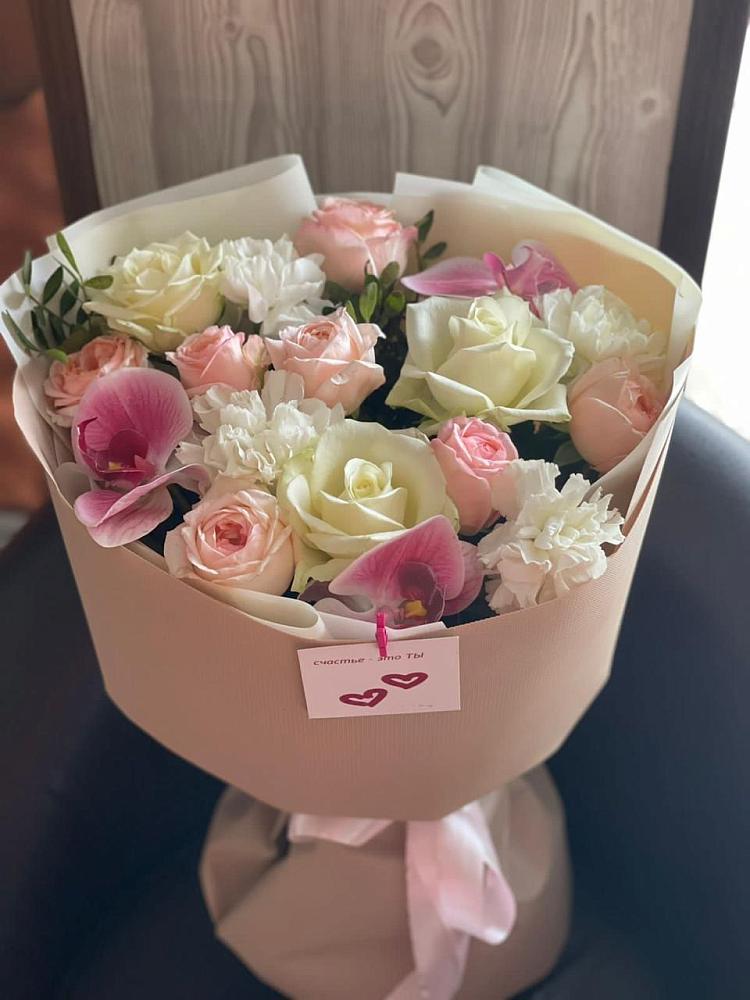 Букет цветов из: Орхидеи, Розы и Гвоздики в Черноголовке