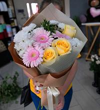 Букет цветов из:  Герберы, Розы и Хризантемы в Черноголовке