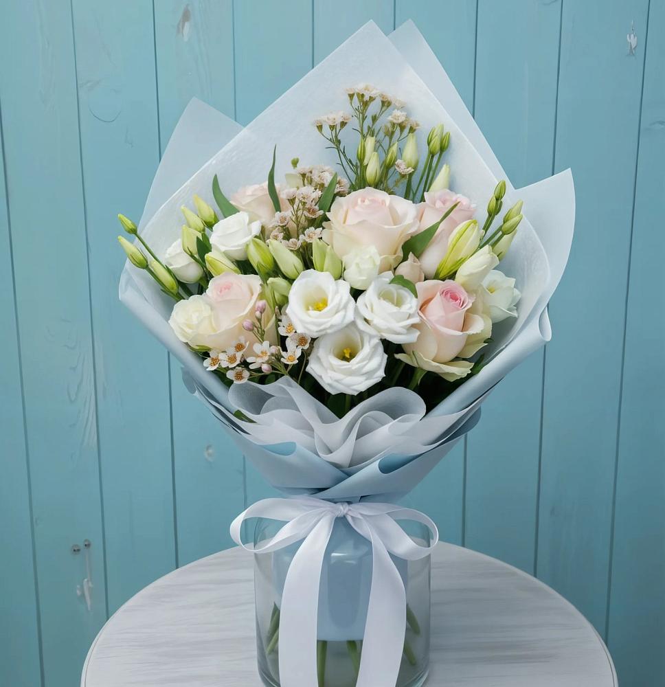 Букет цветов из: Розы и Лизиантусы в Черноголовке