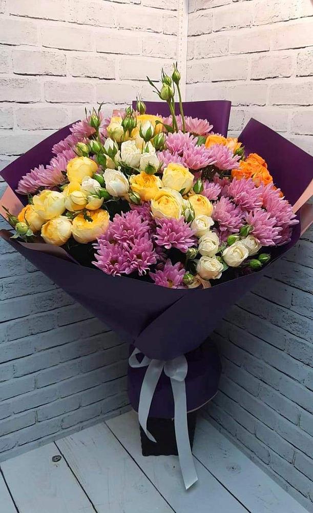 Букет цветов из: Хризантемы и Розы в Черноголовке