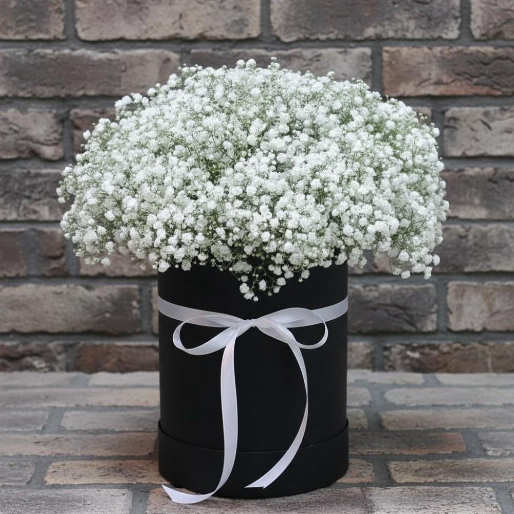 Цветочная композиция из Гипсофила в шляпной коробке в Черноголовке