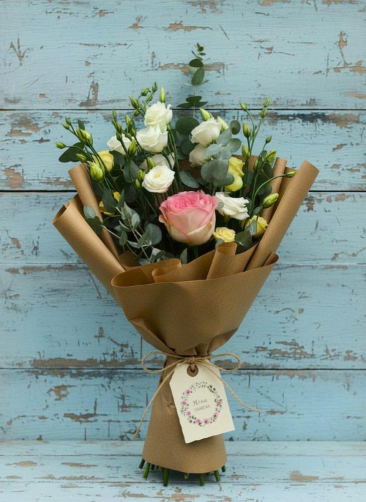 Букет цветов из: Розы и Лизиантусы в Черноголовке