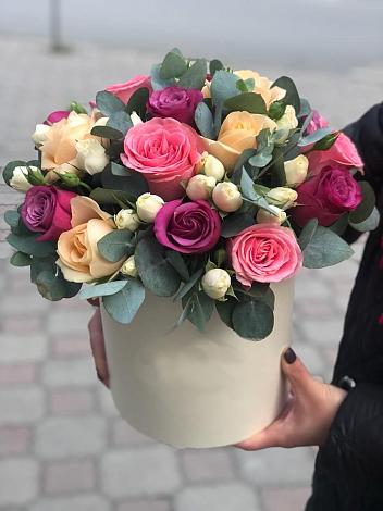Цветочная композиция из Розы в шляпной коробке в Черноголовке