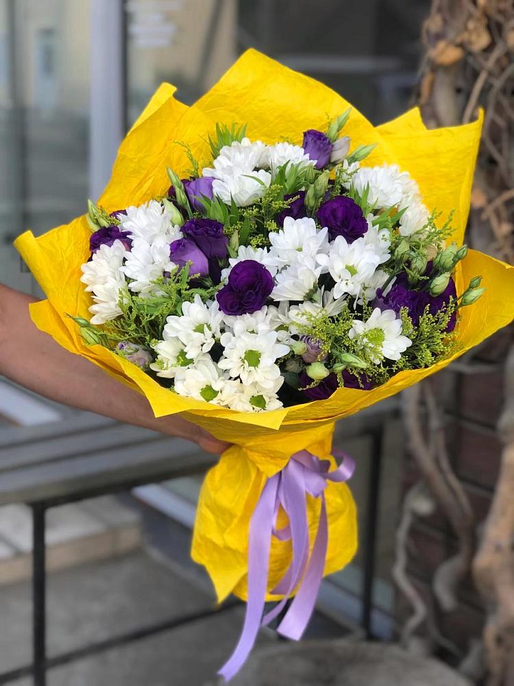 Букет цветов из: Ирисы, Хризантемы и Ромашки в Черноголовке