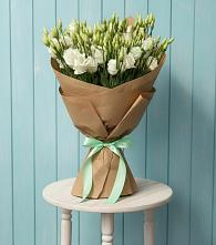 Букет цветов из:  Лизиантусы в Черноголовке