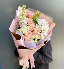 Букет цветов из:  Хризантемы и Розы в Черноголовке