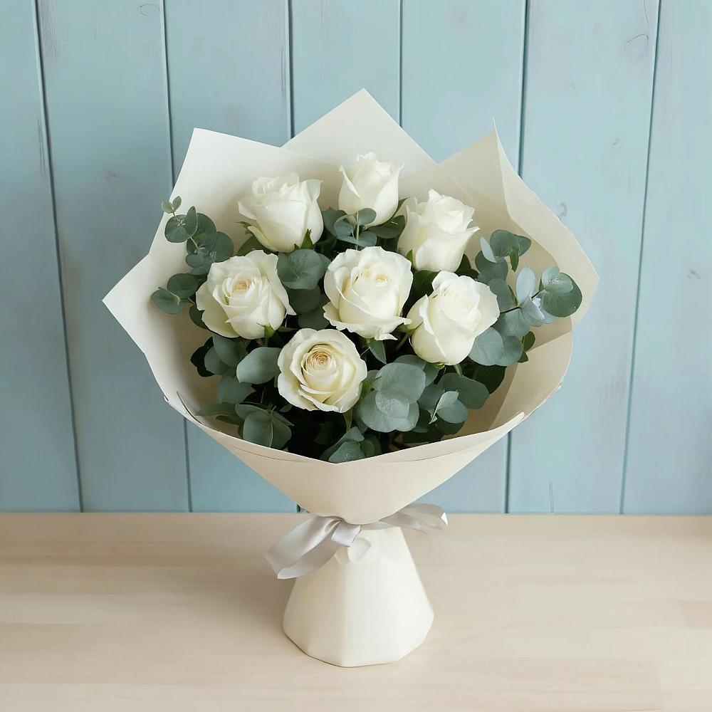 Букет Белые розы в Эвкалипте в Черноголовке