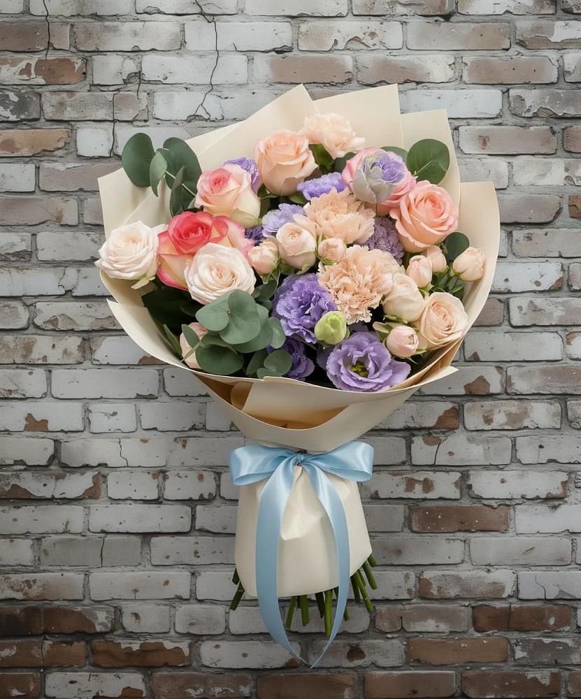 Букет цветов из: Розы, Лизиантусы и Гвоздики в Черноголовке