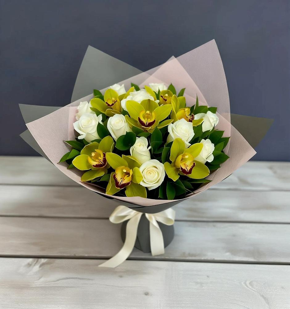 Букет цветов из: Орхидеи и Розы в Черноголовке