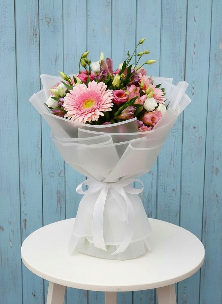 Букет цветов из: Герберы, Альстромерии и Лизиантусы в Черноголовке