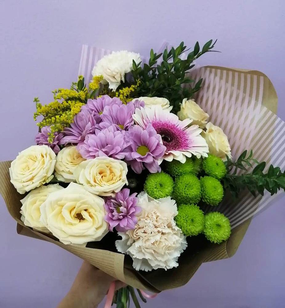 Букет цветов из: Хризантемы, Розы, Гвоздики и Герберы в Черноголовке