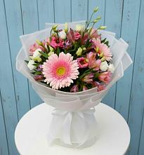 Букет цветов из:  Герберы, Альстромерии и Лизиантусы в Черноголовке