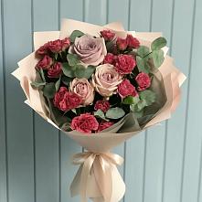 Букет цветов из:  Гвоздики и Розы в Черноголовке