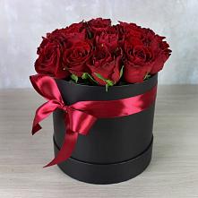 Цветочная композиция из Розы в шляпной коробке в Черноголовке