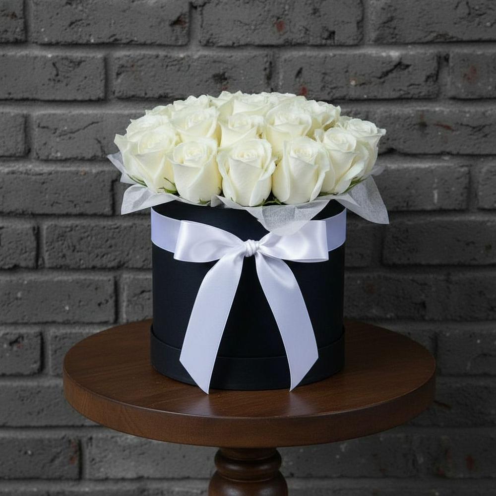 Цветочная композиция из Розы в шляпной коробке в Черноголовке