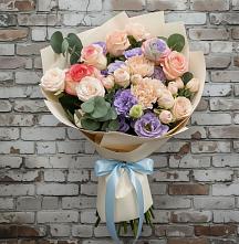 Букет цветов из:  Розы, Лизиантусы и Гвоздики в Черноголовке